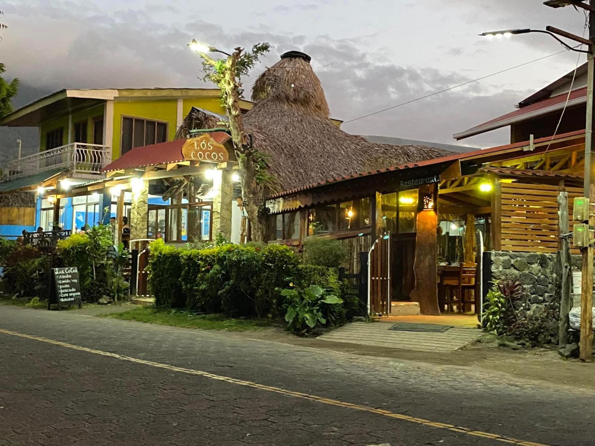 Hotel Restaurante Los Cocos Santa Cruz エクステリア 写真