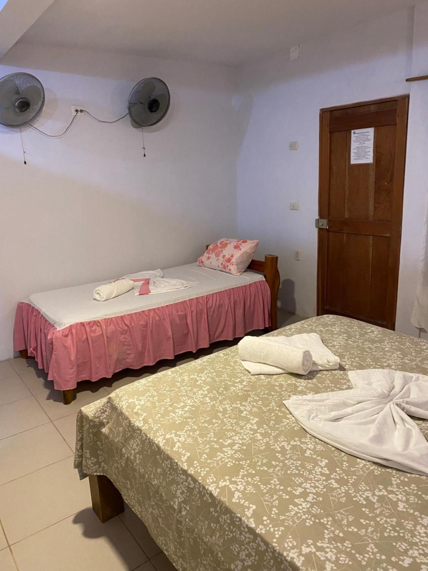 Hotel Restaurante Los Cocos Santa Cruz エクステリア 写真